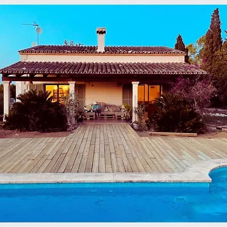Stunning Country With Panoramic Mountain Views *