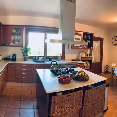 Stunning Country With Panoramic Mountain Views